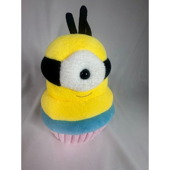 Rare Universal Studios Despicable Me Minion Mayhem Stewart Cupcake 8" Plush - Picture 2 of 5